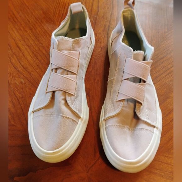 Women's Pink Canvas Shoes - Size:9 SKU 0919 - Picture 1 of 7